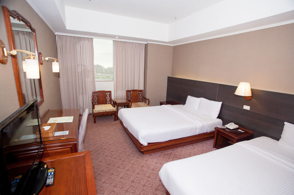 Highness Hotel Kujsan Kültér fotó