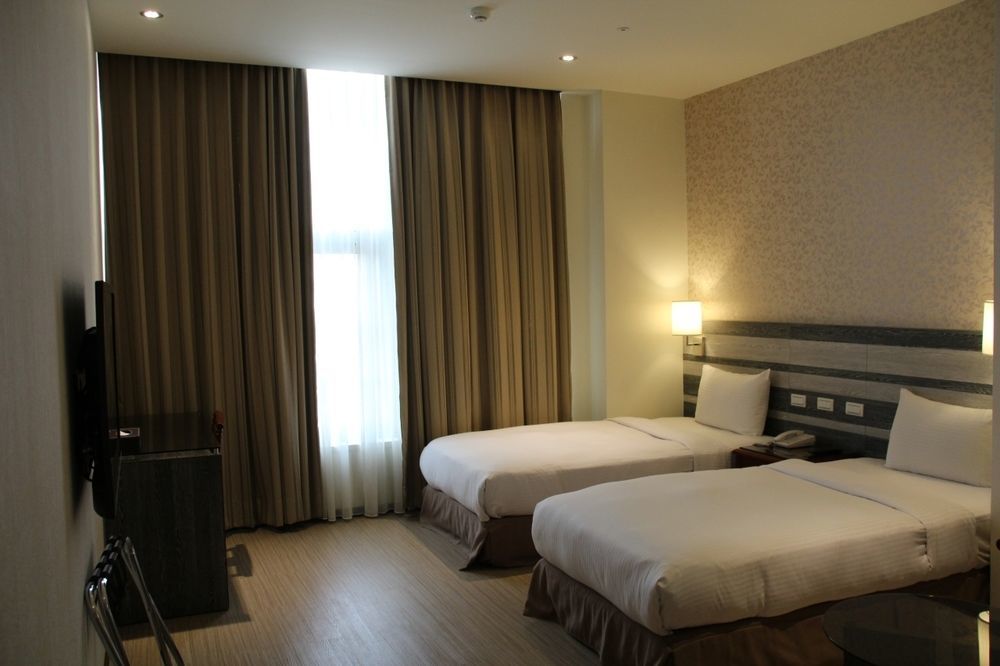 Highness Hotel Kujsan Kültér fotó