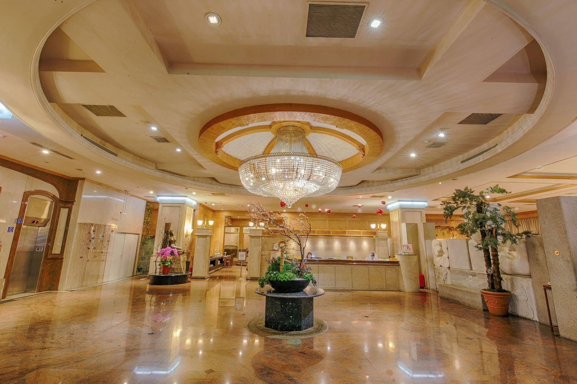 Highness Hotel Kujsan Kültér fotó