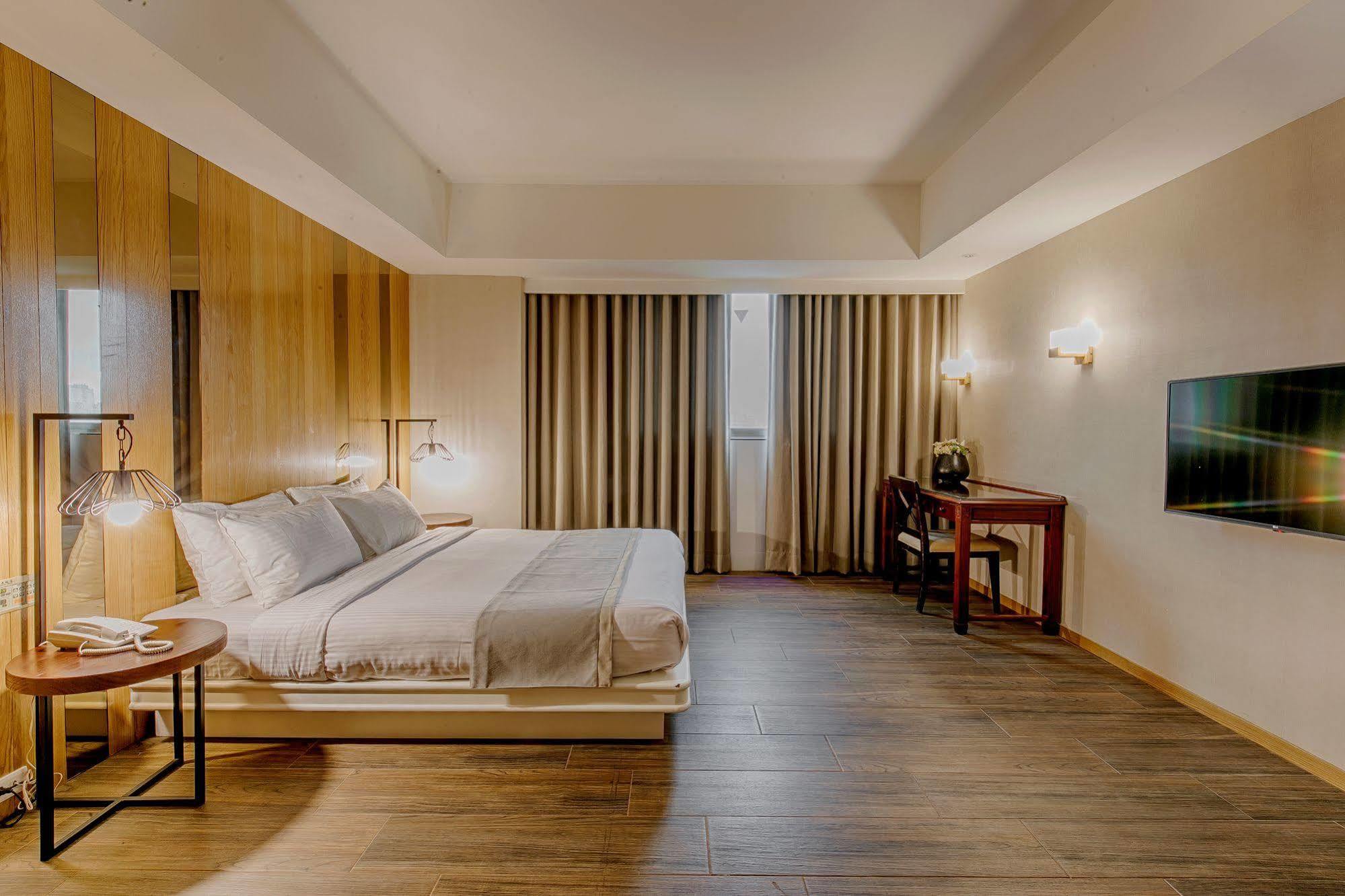Highness Hotel Kujsan Kültér fotó