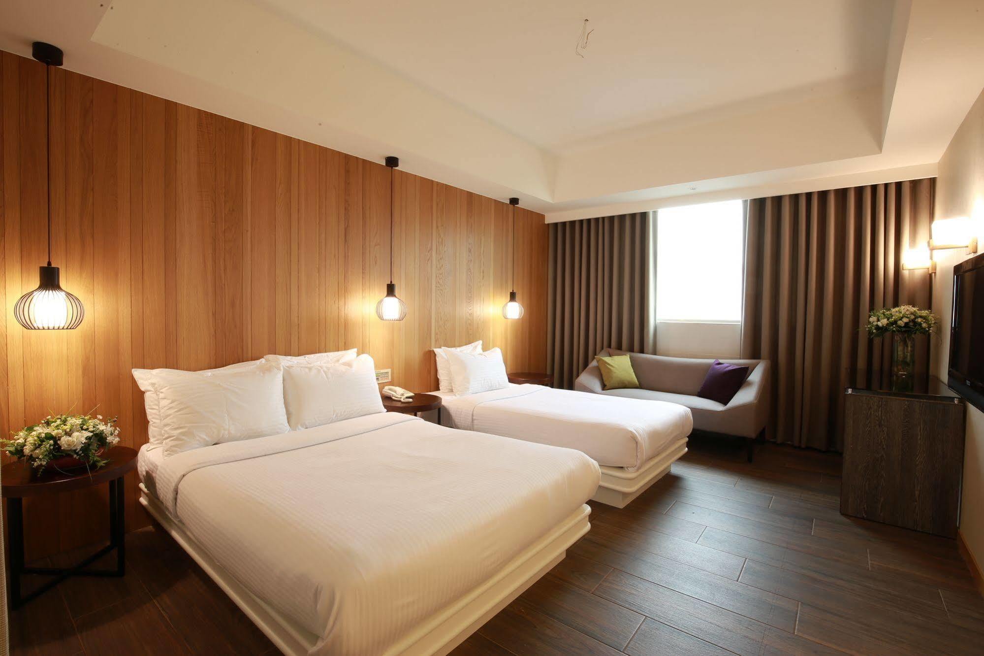 Highness Hotel Kujsan Kültér fotó