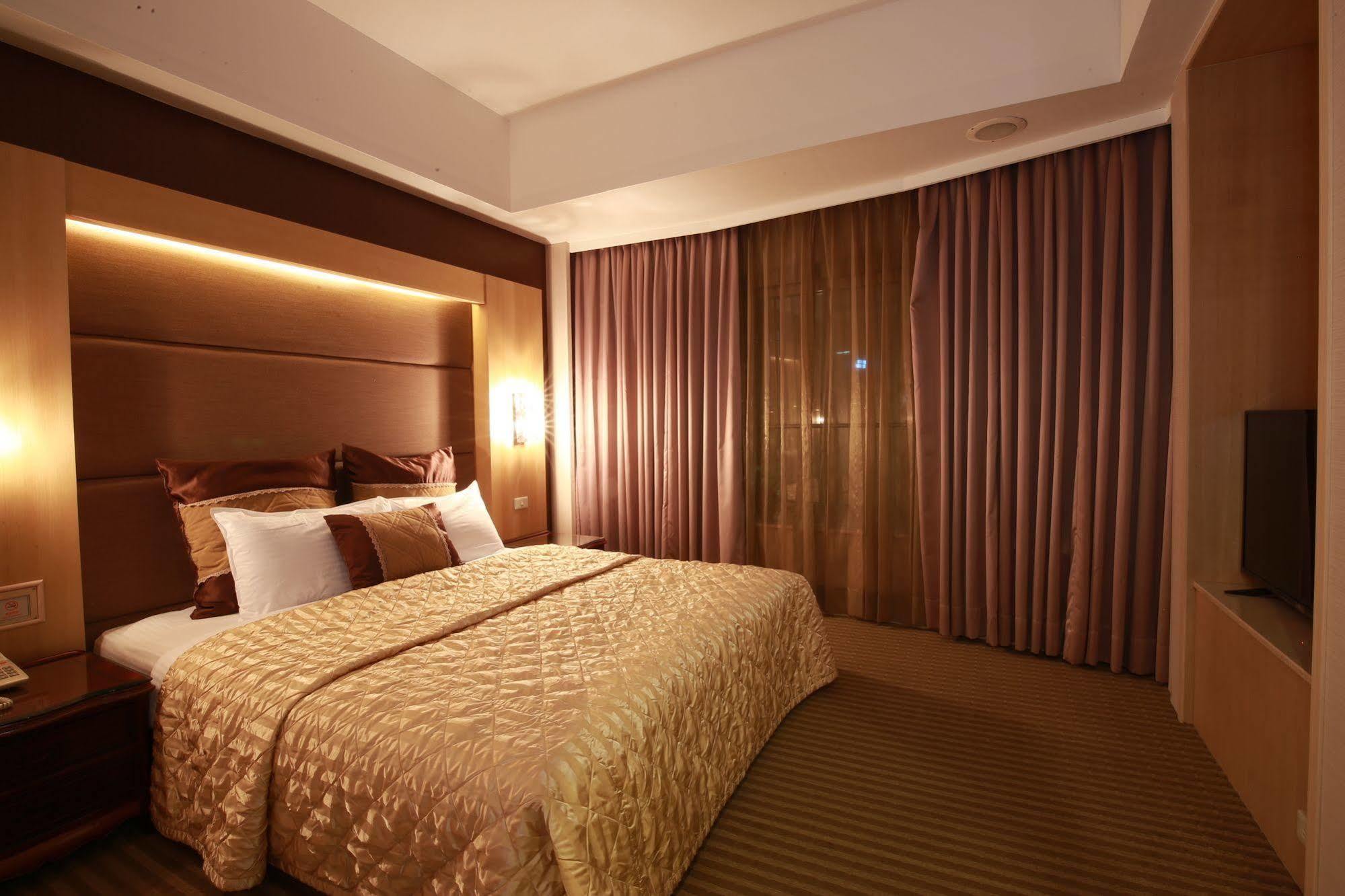 Highness Hotel Kujsan Kültér fotó