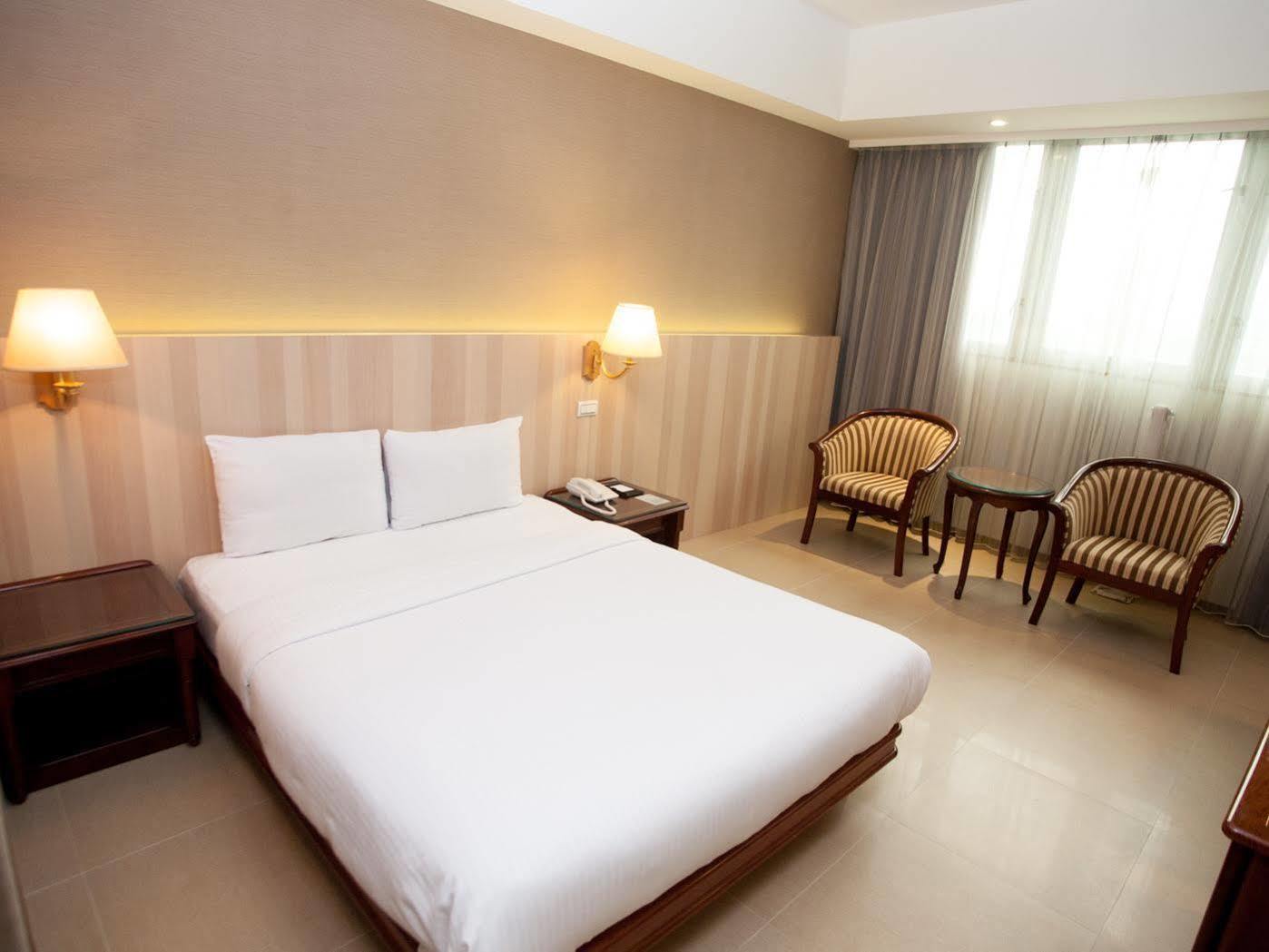 Highness Hotel Kujsan Kültér fotó