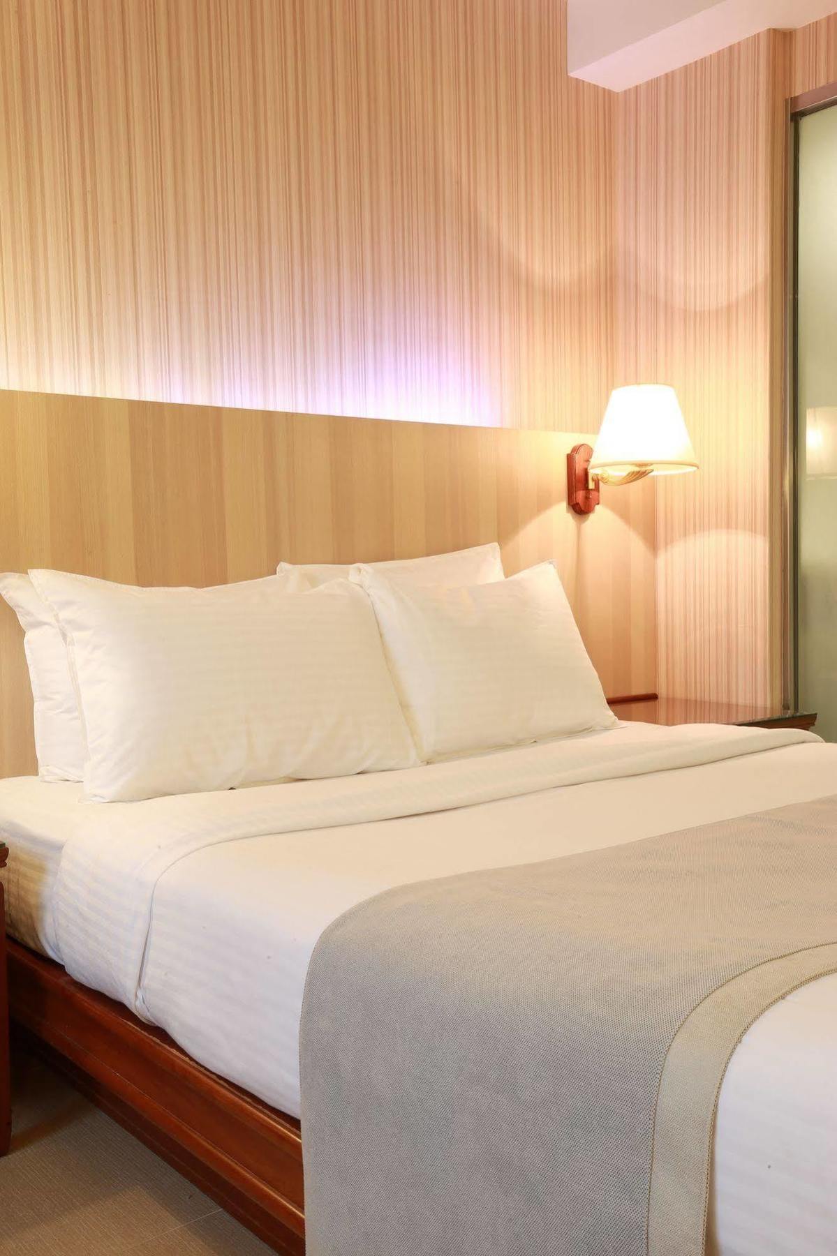 Highness Hotel Kujsan Kültér fotó