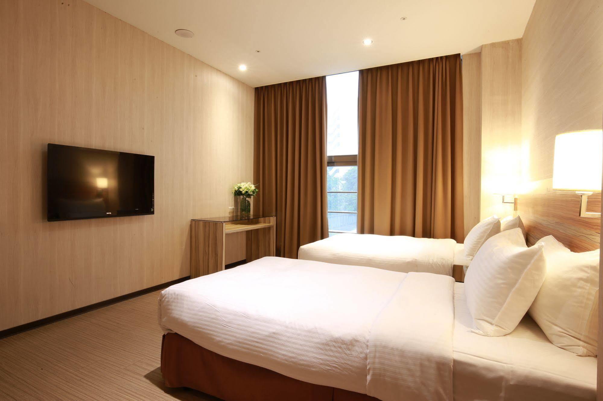Highness Hotel Kujsan Kültér fotó