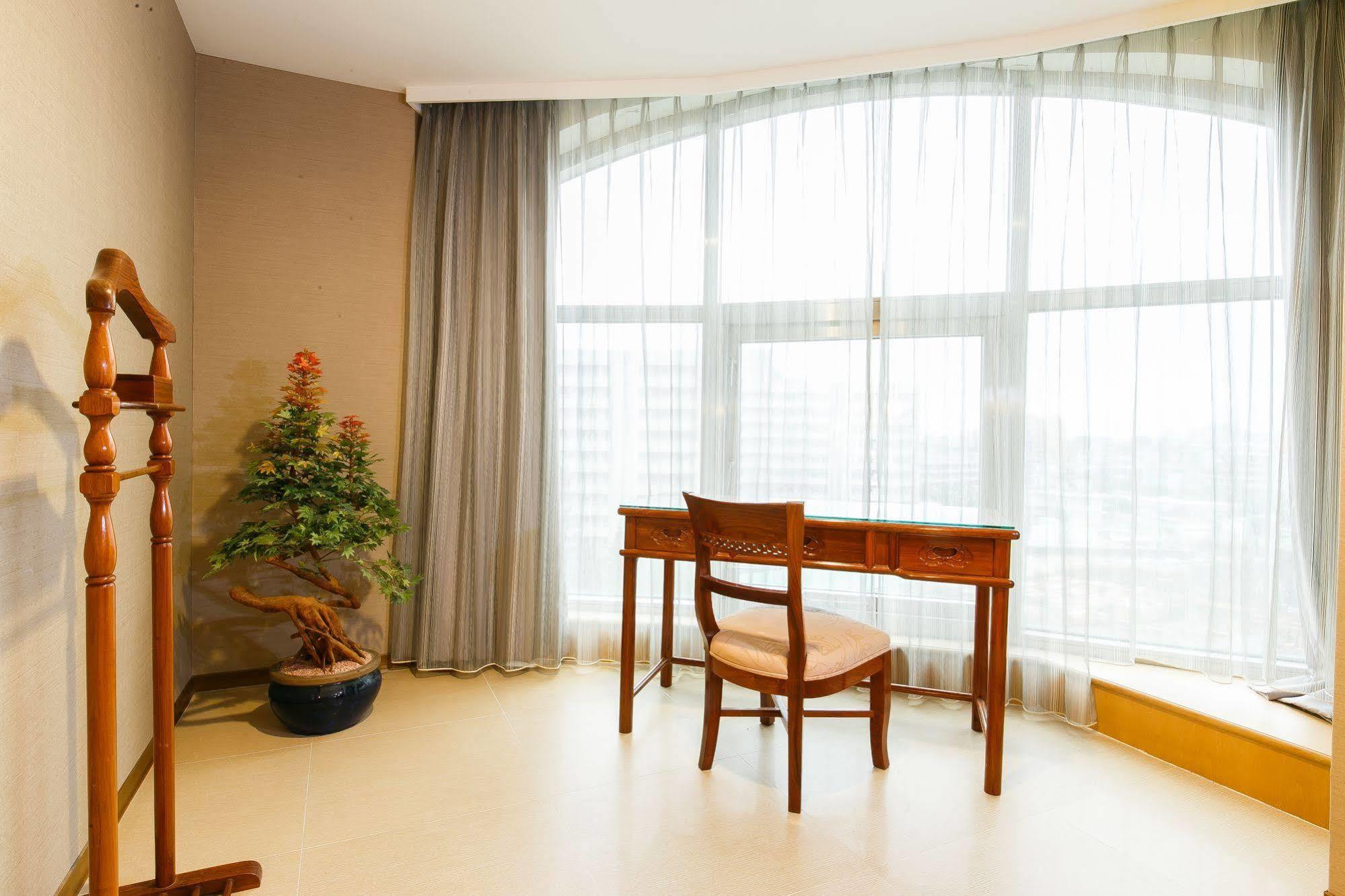Highness Hotel Kujsan Kültér fotó