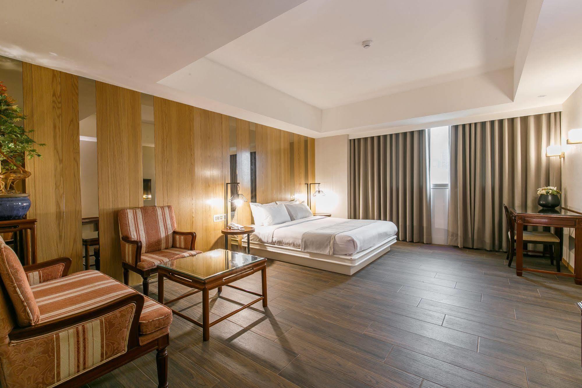 Highness Hotel Kujsan Kültér fotó