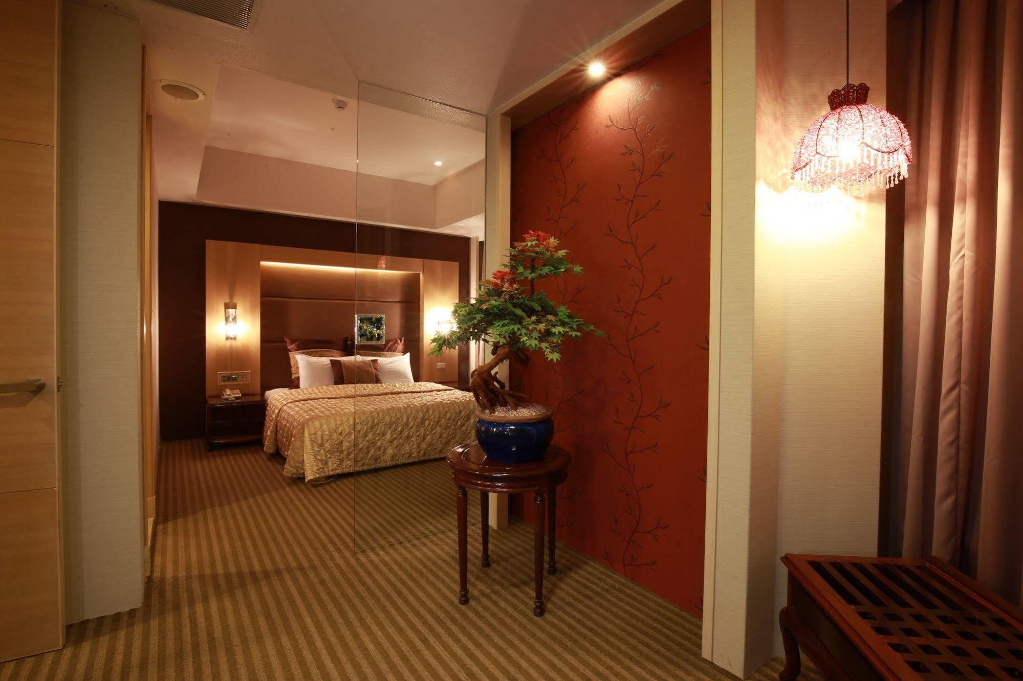 Highness Hotel Kujsan Kültér fotó