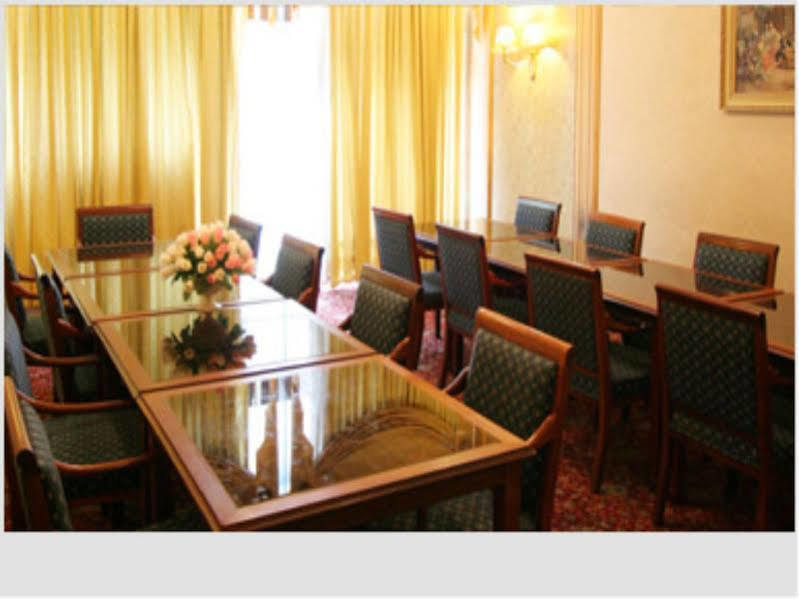 Highness Hotel Kujsan Kültér fotó